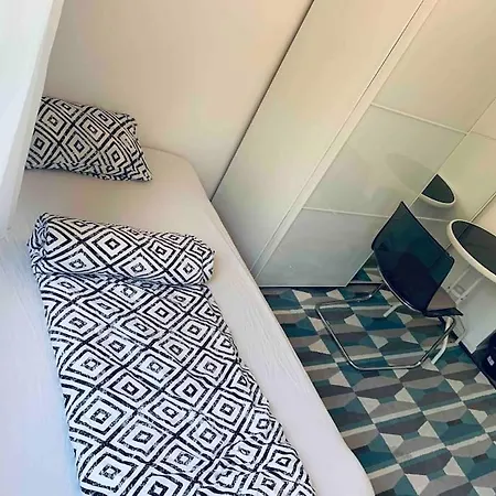 Cozy Private Near Metro Ratusz Apartment *